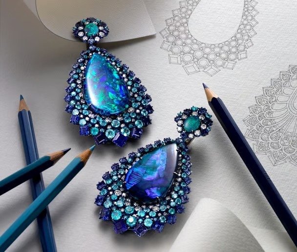 Jewellery Manufacturer: The Driving Force Behind the Global Luxury Industry